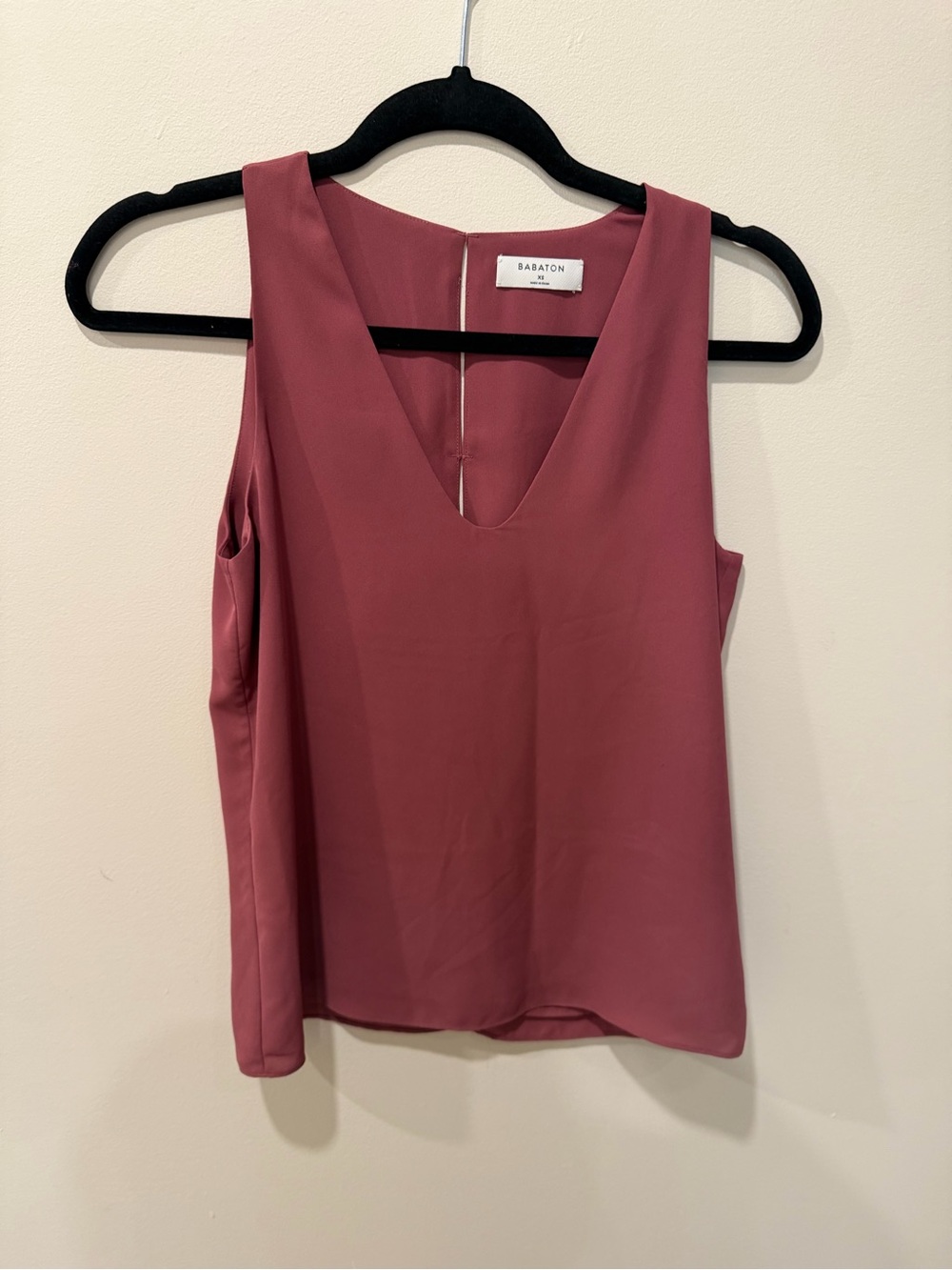 Babaton Dusky Rose V-Neck Sleeveless Tank Top